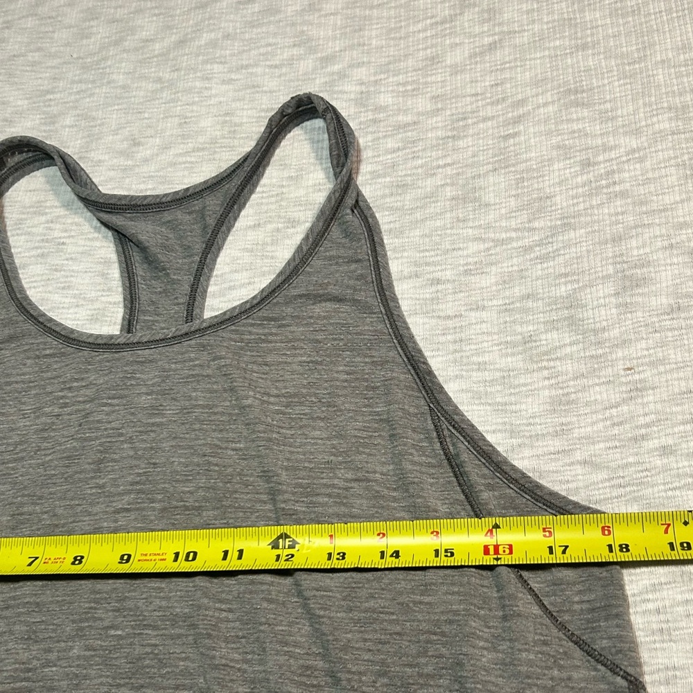 Lululemon Womens Size 8 Racerback Tank Top Grey Gym Yoga - Picture 4 of 5